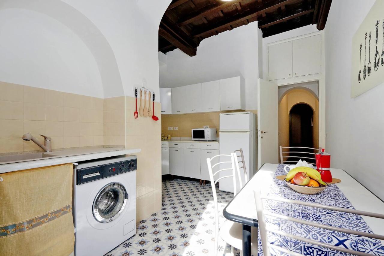 Pellegrino Apartment Рим Екстериор снимка